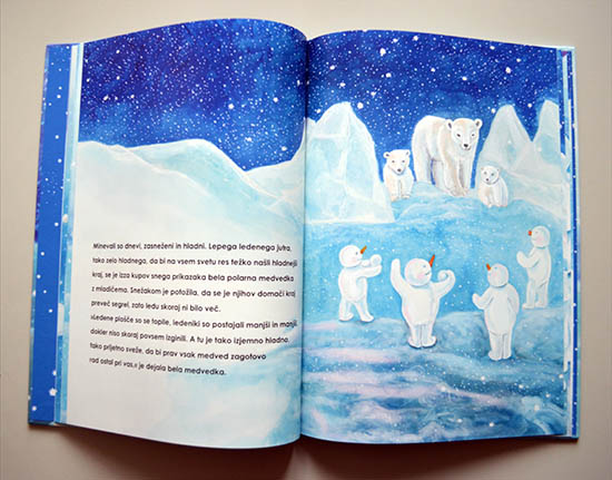Polarna medvedka z mladičema iz knjige Dežela sneženega moža